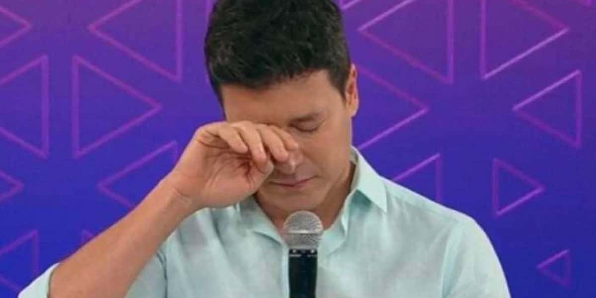 O apresentador Rodrigo Faro, da Record, foi tirado do ar (Foto: Reprodução)