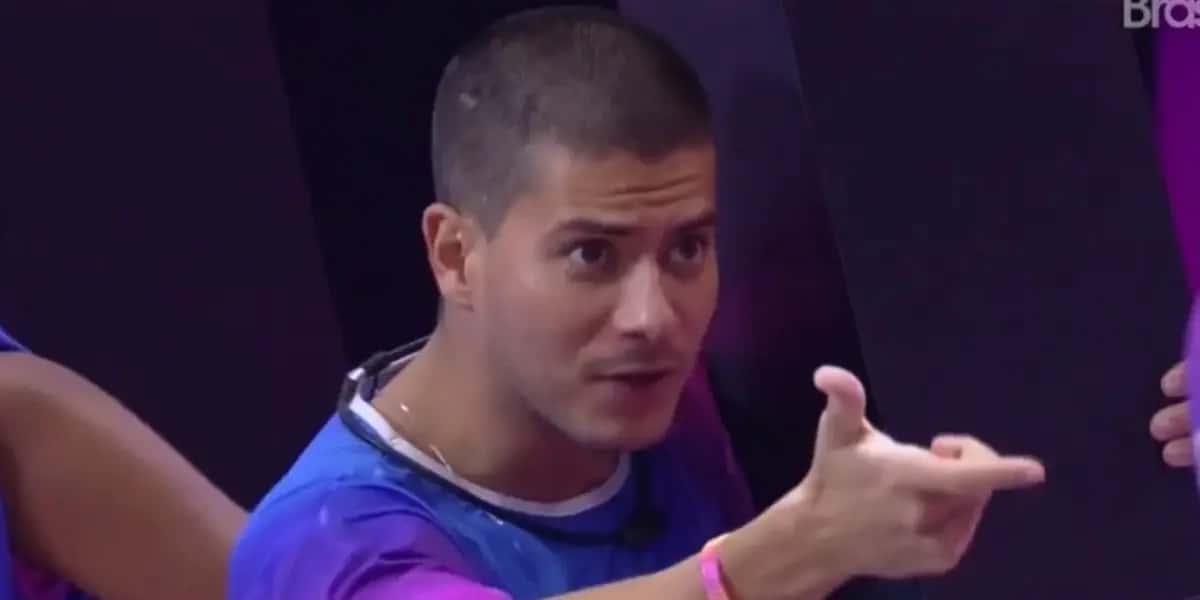 Arthur discutiu com produção do BBB22 (Foto: Reprodução)