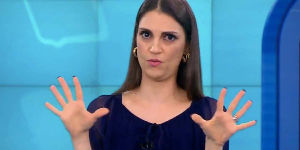 Chris Flores na empresa de Silvio Santos (Reprodução)
