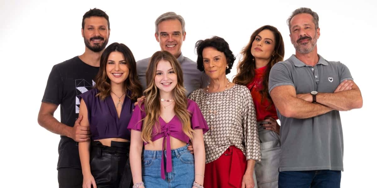 Família de Poliana Moça (Foto: Divulgação/João Raposo/SBT)