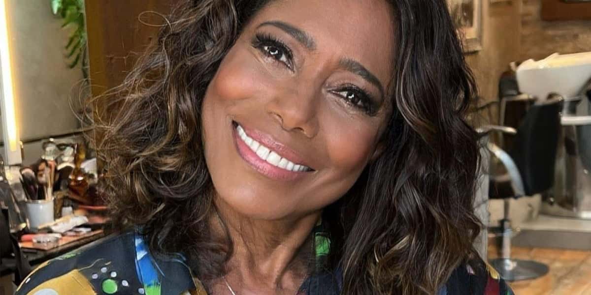 http://tvfoco.uai.com.br/wp-content/uploads/2015/05/Daniela-Mercury.jpg