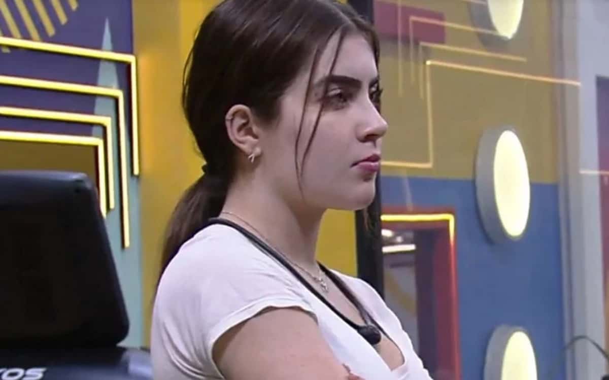 A participante Jade Picon na madrugada desta sexta-feira (4) no BBB22 (Foto: Reprodução / Globoplay)