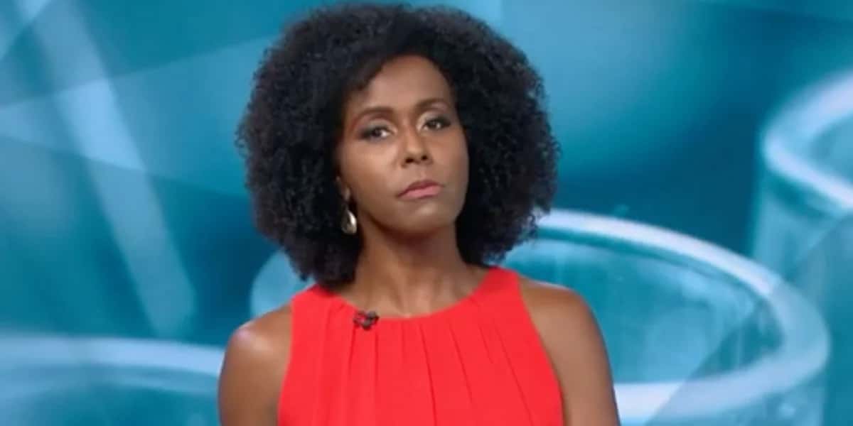 Maju Coutinho no comando do Fantástico (Foto: Reprodução)