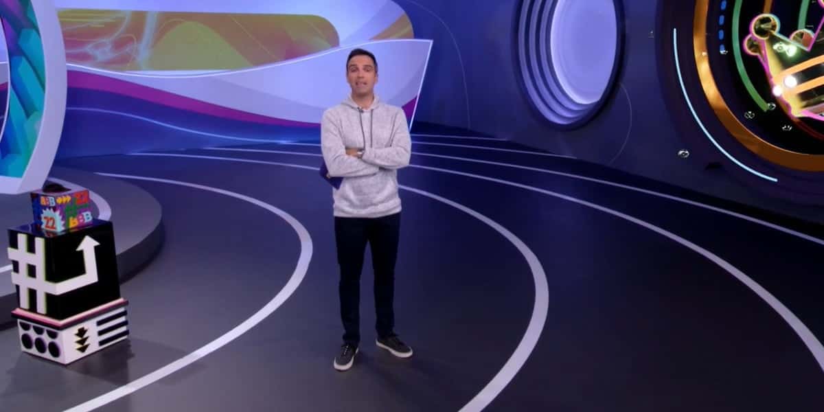 Tadeu Schmidt ao vivo no BBB22 (Foto: Reprodução / TV Globo)