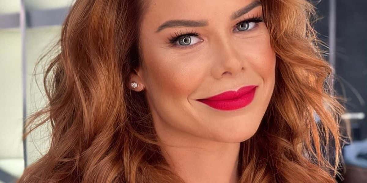 Fernanda Souza surge magérrima e sem sutiã ao surgir com look ousado: "Rejuvenesceu" (Reprodução)