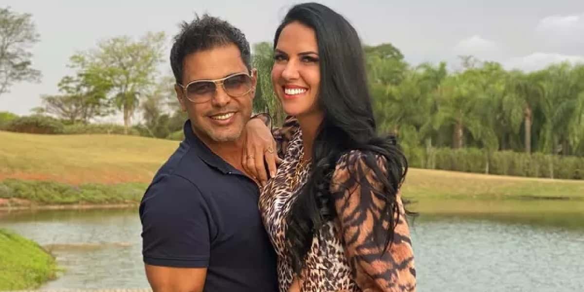 Graciele Lacerda ao lado do cantor (Foto: Reprodução/Instagram)