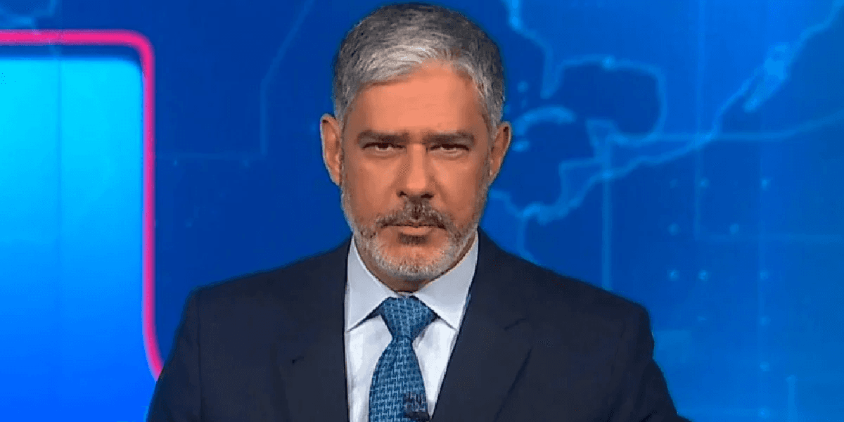William Bonner na bancada do "Jornal Nacional" (Foto: Reprodução/TV Globo)