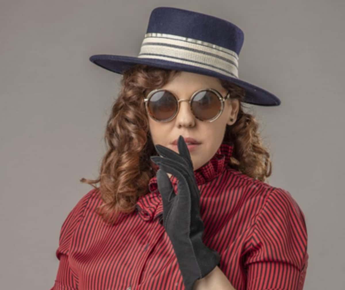 Úrsula (Bárbara Paz) aplicou golpe da barriga no pai de Eugênio (Marcello Novaes) na novela 'Além da Ilusão" (Foto: Reprodução / Globo)
