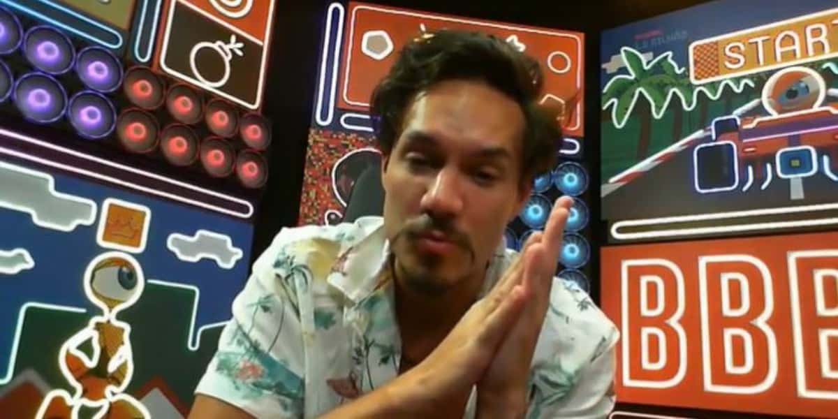 Eliezer foi supostamente xingado pela produção do "BBB22" (Foto: Reprodução/TV Globo)
