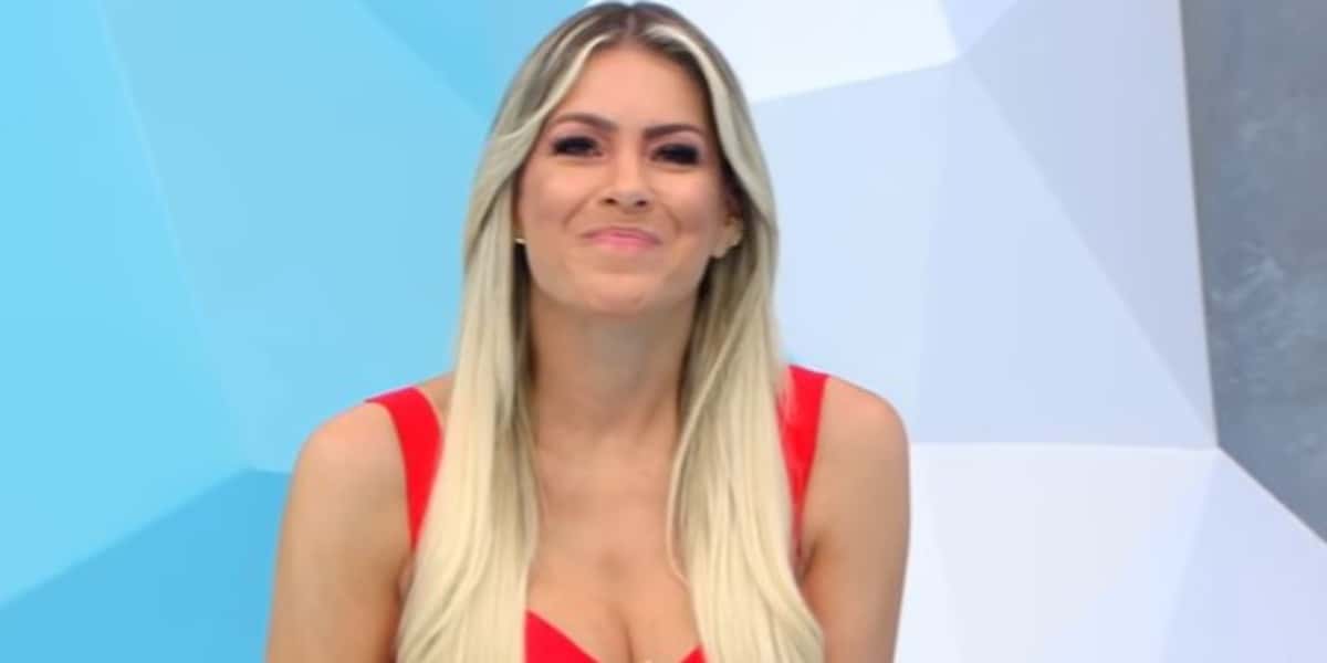 Renata Fan é apresentadora do Jogo Aberto na Band (Foto: Reprodução)