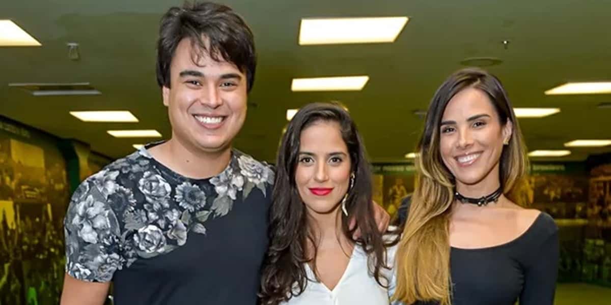 Wanessa Camargo e os irmãos no show do pai, Zezé (Foto: Reprodução)