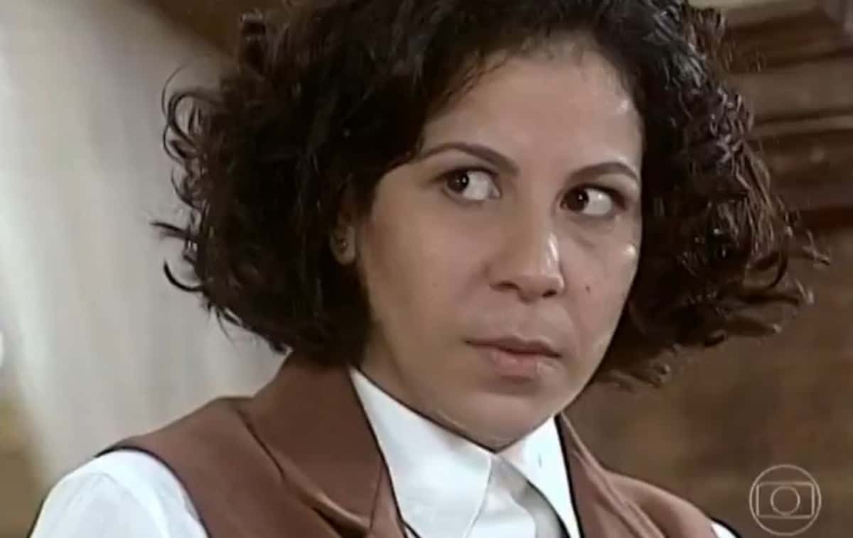 Lourdes (Carla Daniel) de O Cravo e a Rosa (Foto: Reprodução / Globo)