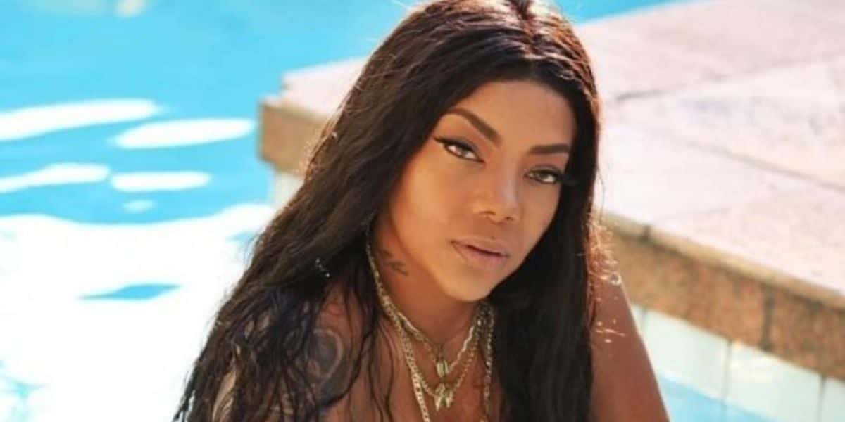 Ludmilla estaria sendo enganada por pastora que prevê futuro