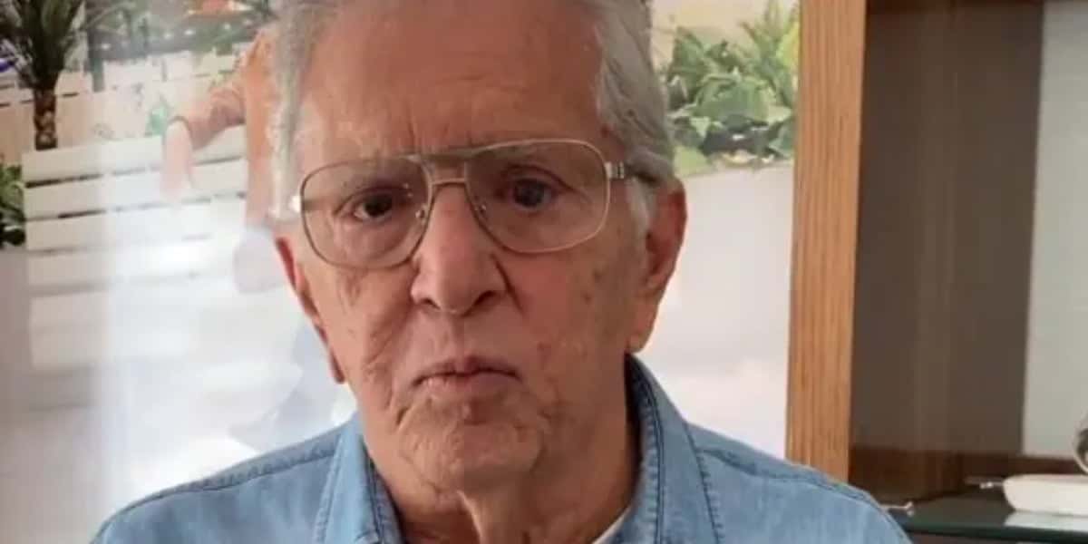 Carlos Alberto de Nóbrega perdeu um dos seus humoristas da Praça É Nossa para o câncer - Foto: Reprodução
