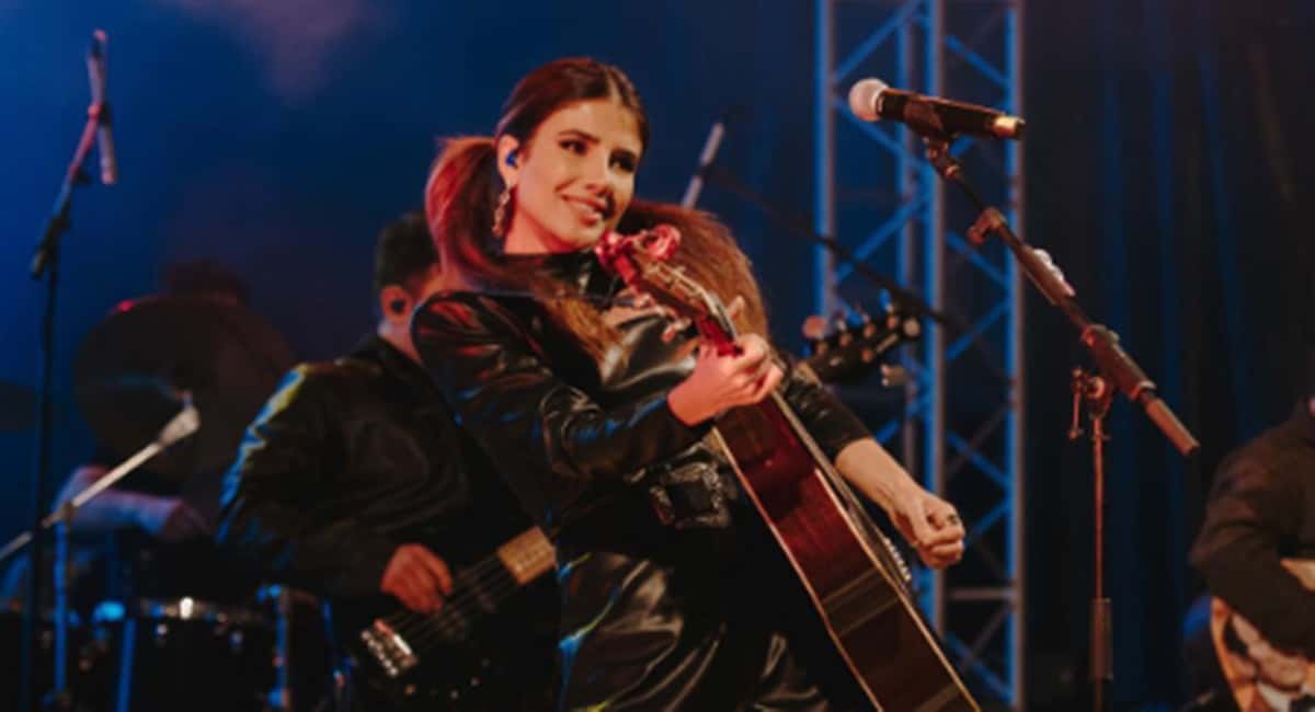 Paula Fernandes em show (Reprodução/ Instagram)