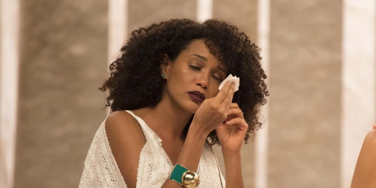 Aparição de Taís Araújo no 'Altas Horas' viralizou por motivo inusitado: "Como pode?" (Foto: Reprodução)