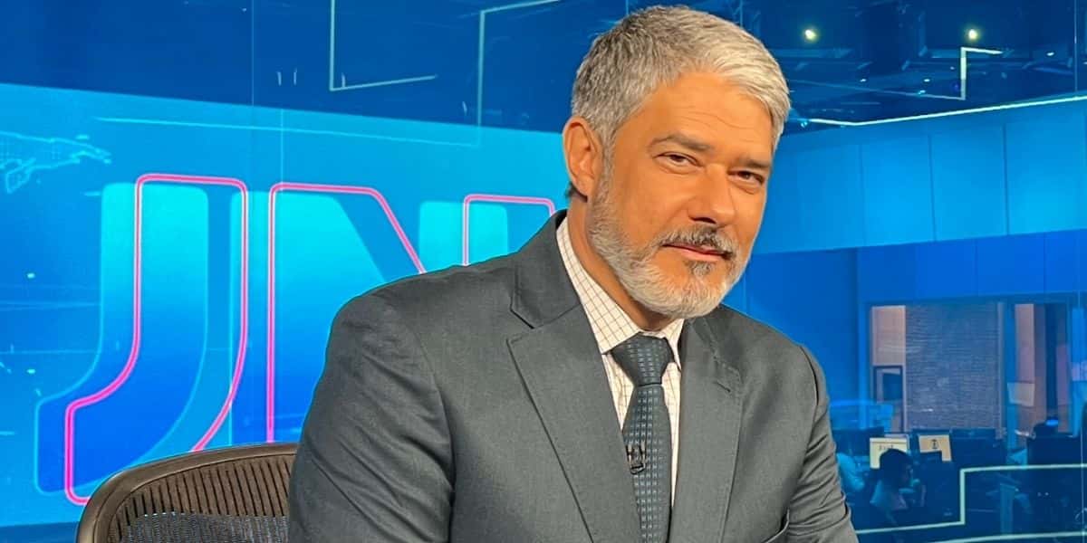 William Bonner na bancada do "Jornal Nacional" (Foto: Reprodução/TV Globo)