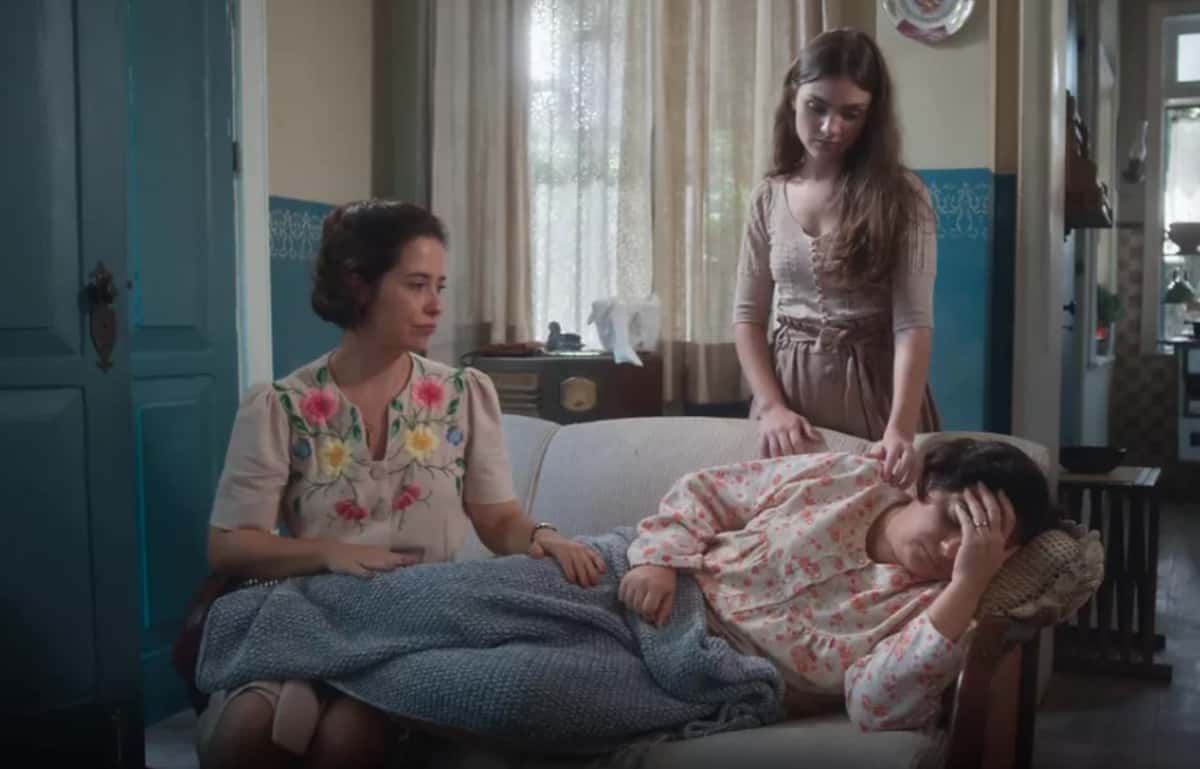 Fátima (Patricia Pinho) revelará que Olívia (Debora Ozório) foi adotada em Além da Ilusão (Foto: Reprodução / Globo)