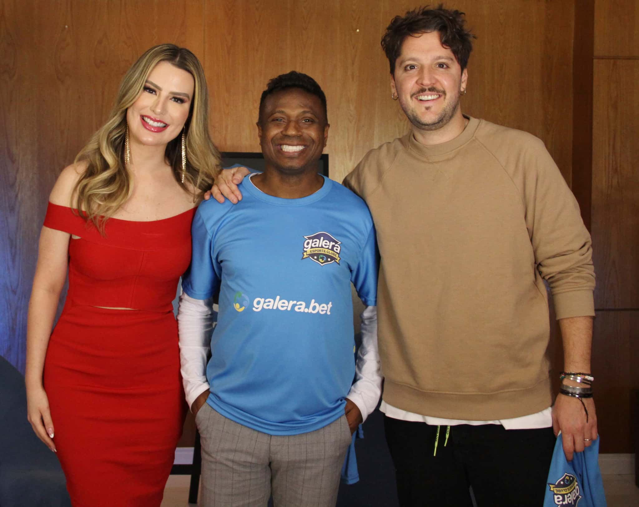 Edilson Capetinha, André Vasco e Fernanda Keulla (Foto: Divulgação/RedeTV!)