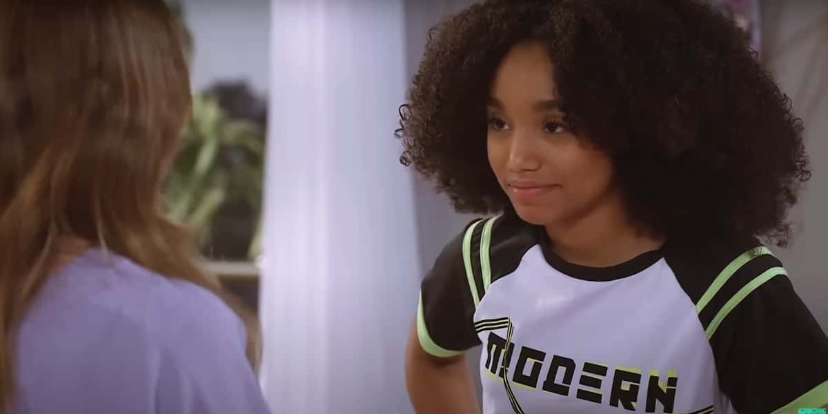 Kessya em cena da novela Poliana Moça (Foto: Reprodução/SBT)