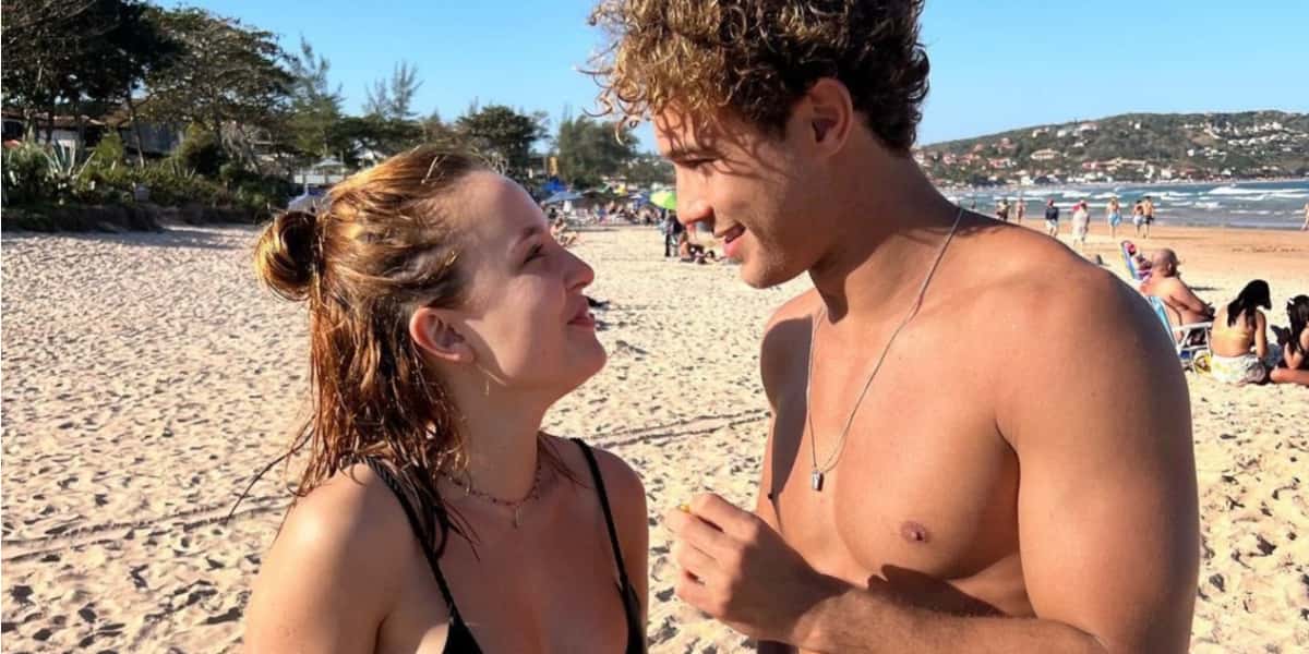 Larissa Manoela e namorado, ator da Globo, são atacados e público aponta que relação começou com traição - Foto: Reprodução