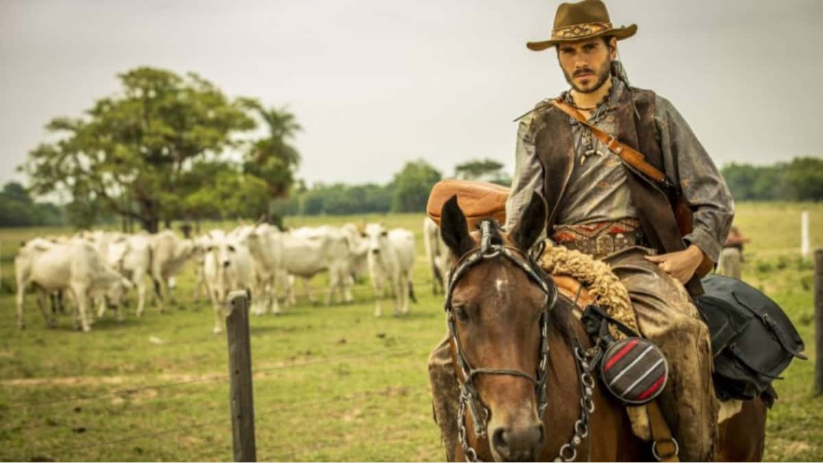 Apaixonado pela "princesa", Trindade (Gabriel Sater) entrará em surto ao descobrir a gravidez de Irma (Camila Morgado) em Pantanal (Foto: Reprodução / Globo)