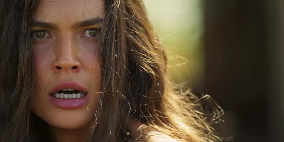 Pantanal - Apesar de chocar o Brasil ao virar onça e estraçalhar vilão, Juma (Alanis Guillen) ainda é taxada como chata (Foto: Reprodução / Globo)