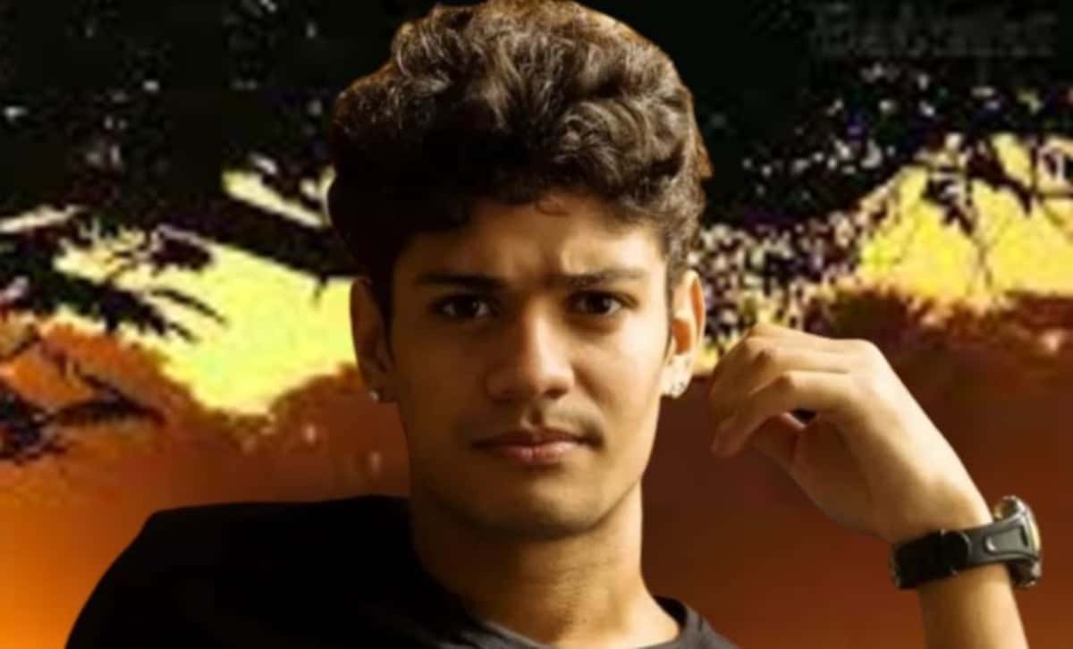 Pantanal - Sem escrúpulos, Renato (Gabriel Santana) altera lista de Tenório (Murilo Benício) e decide quem deve perder a vida primeiro (Foto: Reprodução / Globo / Montagem TV Foco)