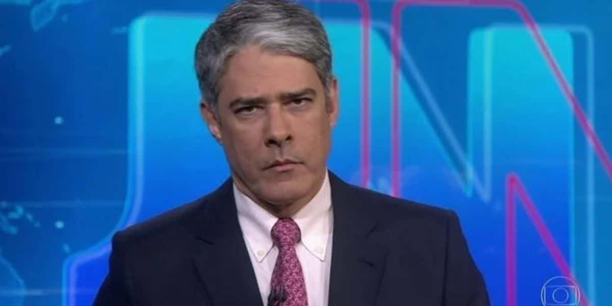 Bonner se levanta da bancada do Jornal Nacional e confirma notícia que deixa Brasil aflito; preocupante - Reprodução