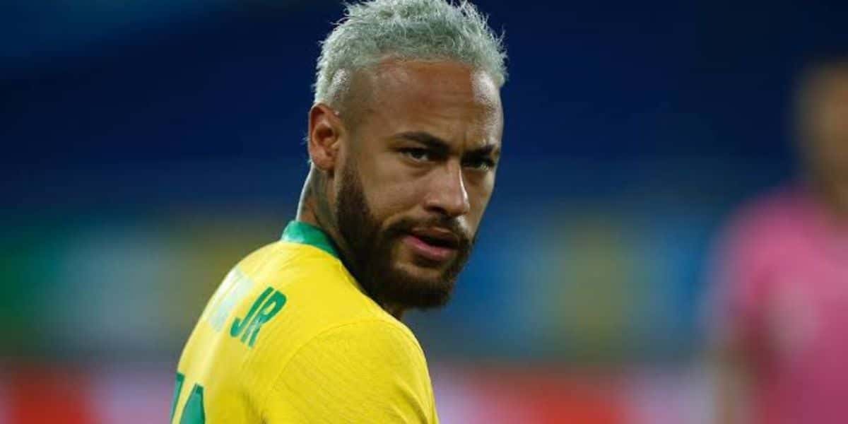 Neymar surgiu acompanhado de ex-namorada - Foto Reprodução