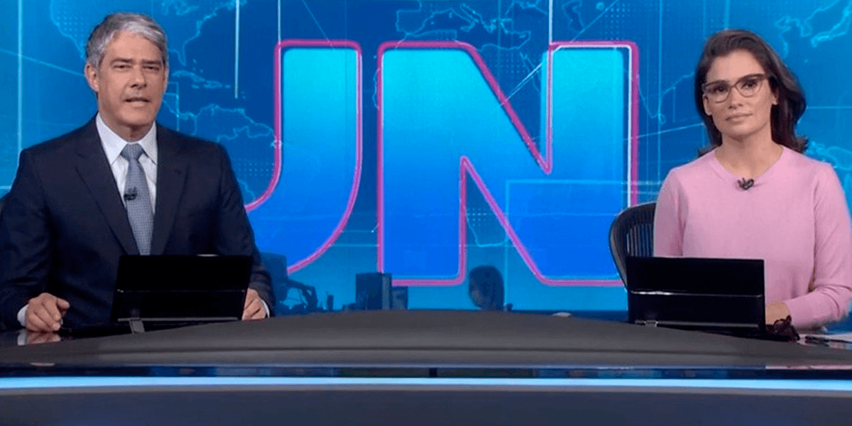 William Bonner e Renata no Jornal Nacional. (Foto: Reprodução)