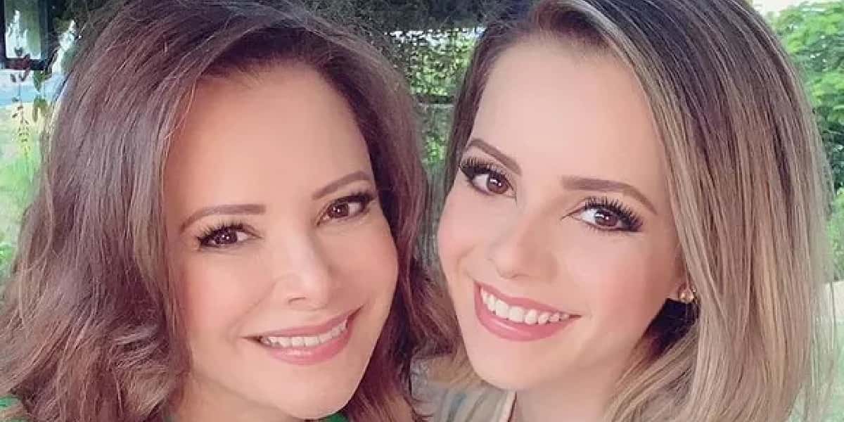 Sandy ao lado da mãe (Foto: Divulgação)