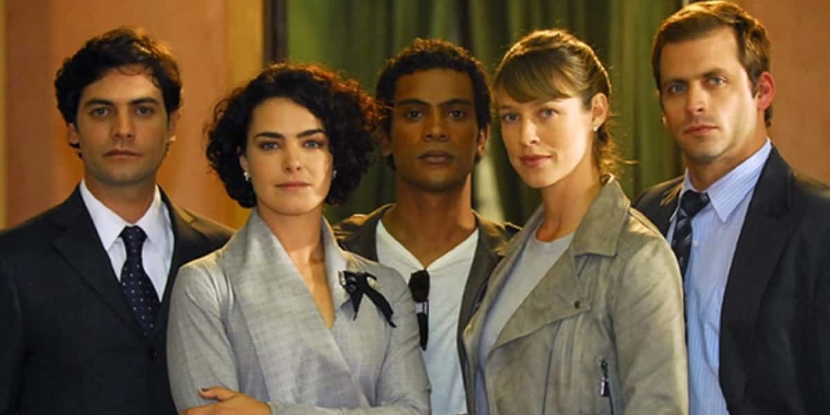A atriz Ana Paula Araújo com alguns amigos (Foto: Reprodução)