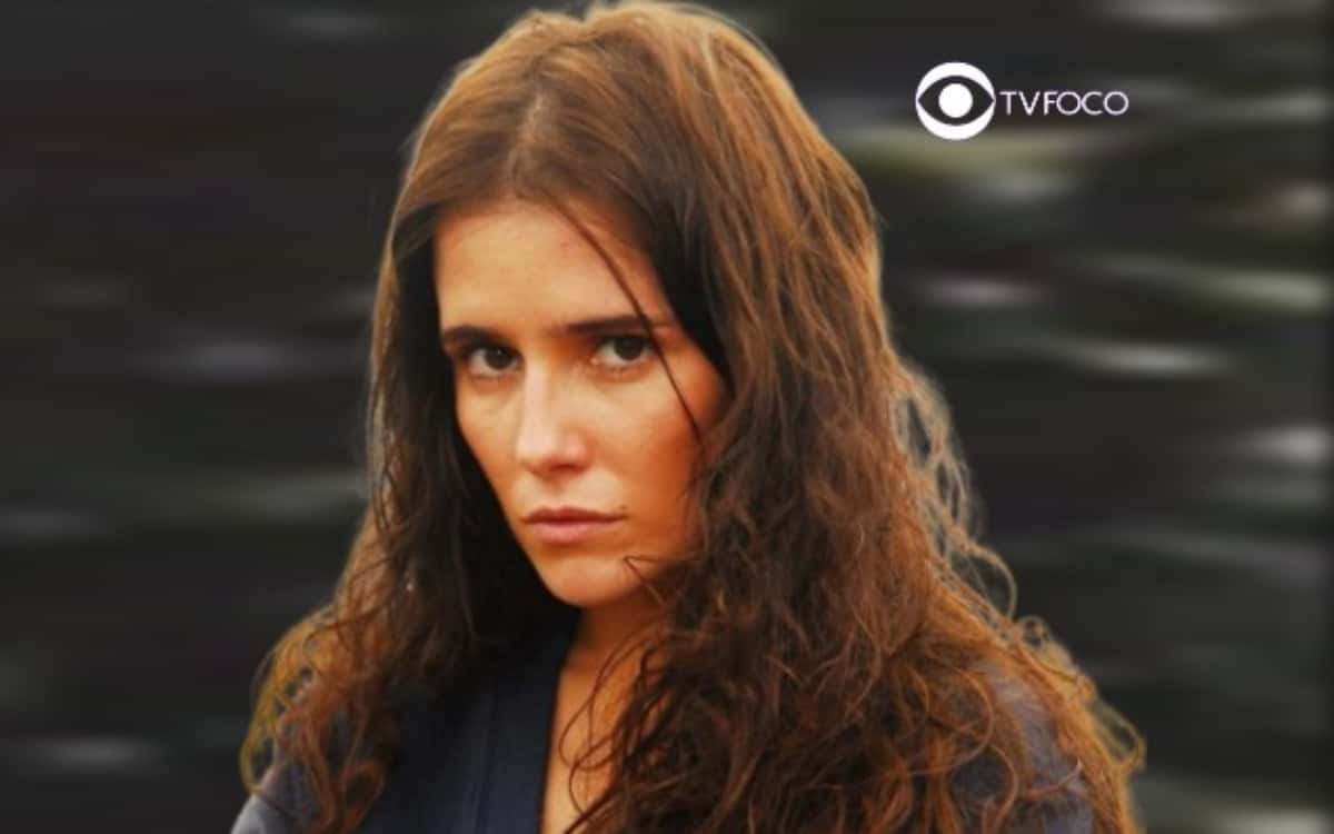 Maria do Céu vai ganhar bebê debaixo da árvore em A Favorita (Foto: Reprodução / Globo / Montagem TV Foco)