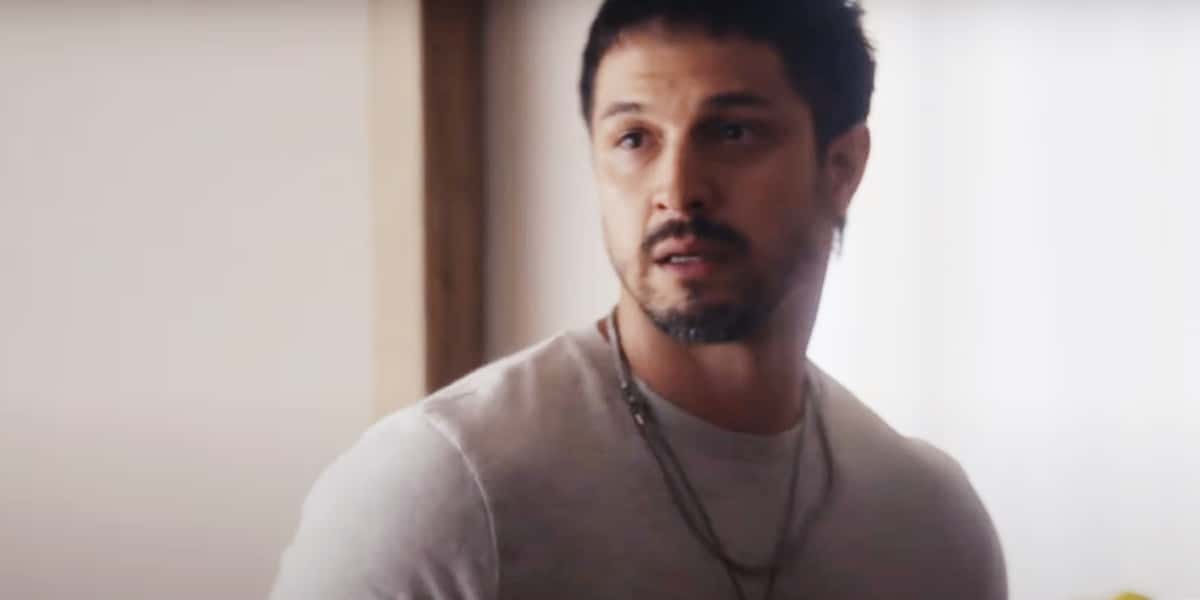 Oto vai viver situação inusitada na novela Travessia (Foto: Reprodução/Globo)