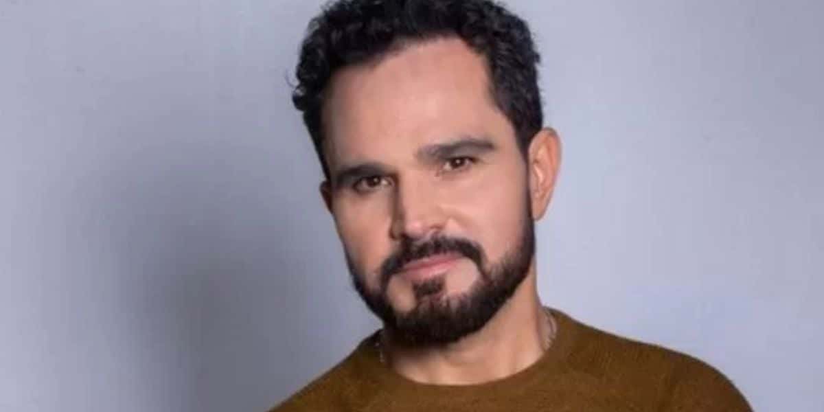 Luciano Camargo entrega foto ao lado do seu grande amor e assume: "Foi difícil deixar" - Reprodução