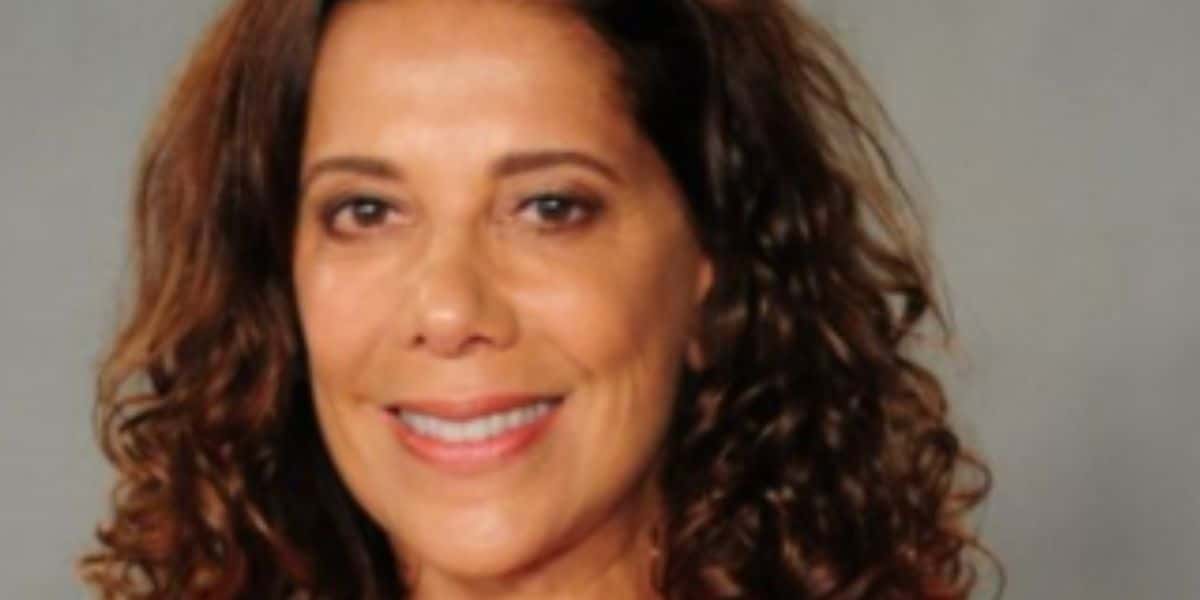 Aos 70 anos, Angela Vieira impactou o Brasil ao expor com quem é casada há anos de forma muito recatada (Foto: Reprodução)
