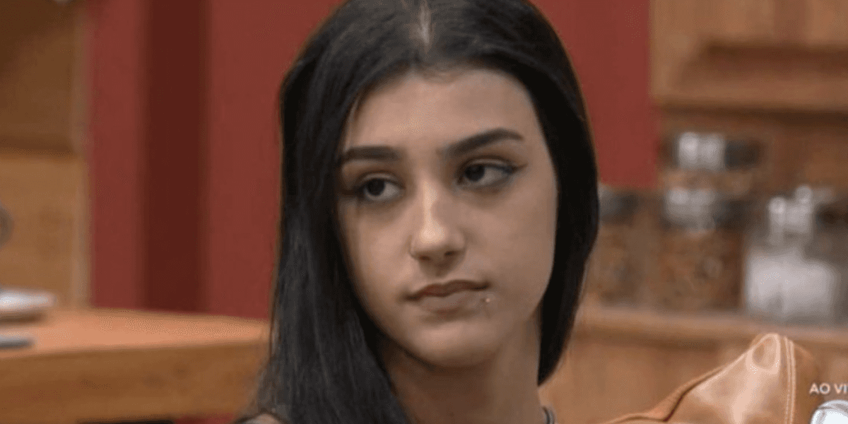 Bia relata atitudes e agressão do pai em A Fazenda 14 (Foto: Reprodução)
