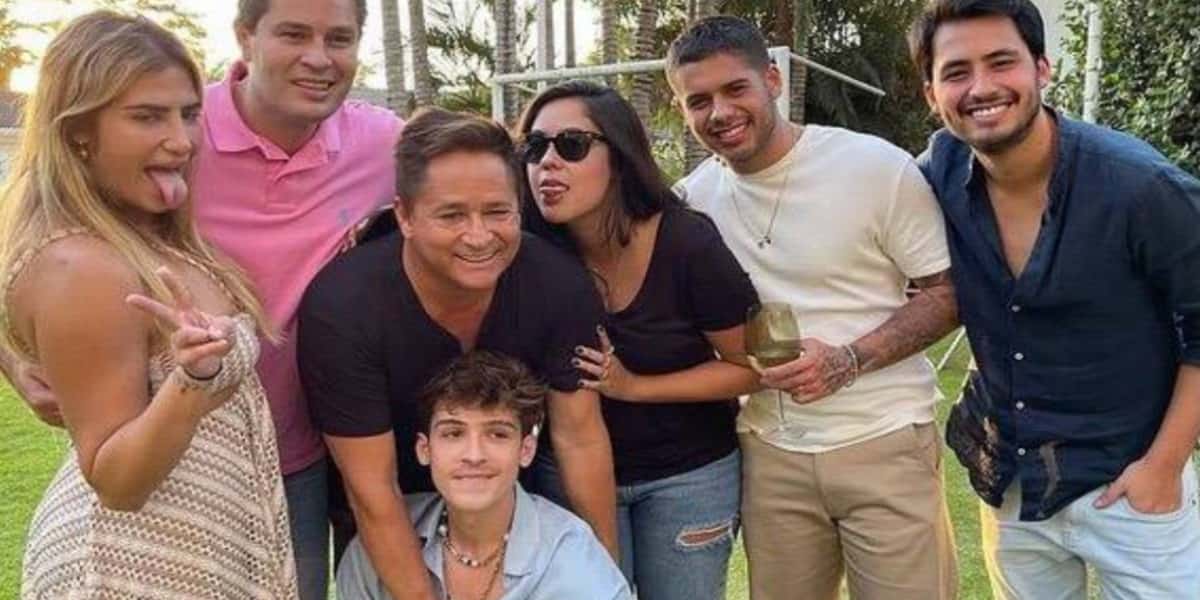 Leonardo ao lado dos filhos (Foto: Reprodução/ Instagram)
