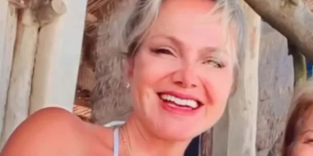 Eliana surgiu ao lado da irmã, que é sua cópia (Foto: Reprodução/Instagram)