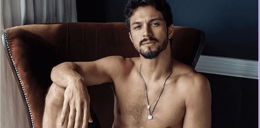 Romulo Estrela, recatado, viu grande amor expor relação e falar sobre cenas de s*xo: "Como vibro" - Foto Reprodução