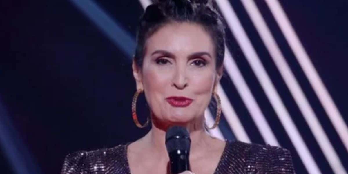 Fátima Bernardes para o The Voice e toma a palavra para fazer aviso doloroso na Globo: "O programa de hoje" - Foto Reprodução