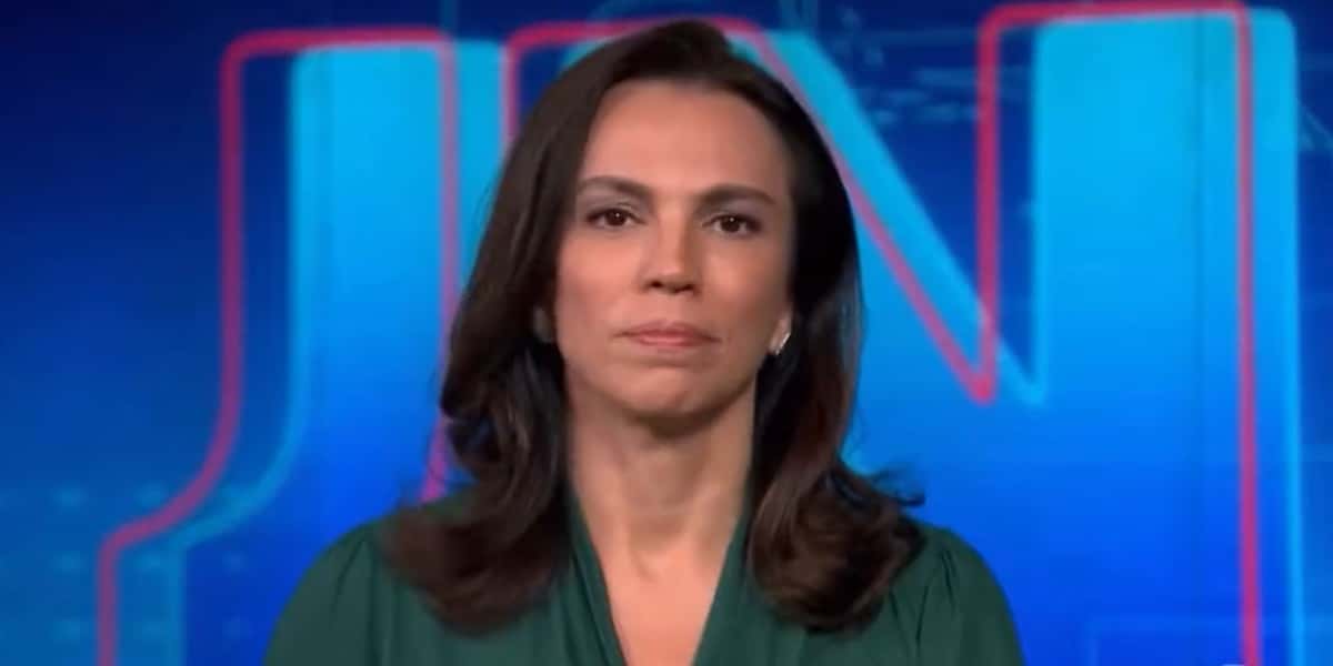 Ana Paula Araújo no Jornal Nacional (Foto: Reprodução / TV Globo)