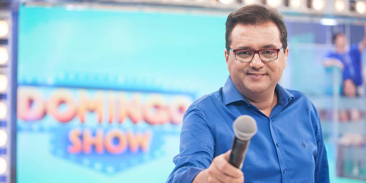 Geraldo Luís comandava o extinto Domingo Show (Foto: Divulgação / Record)