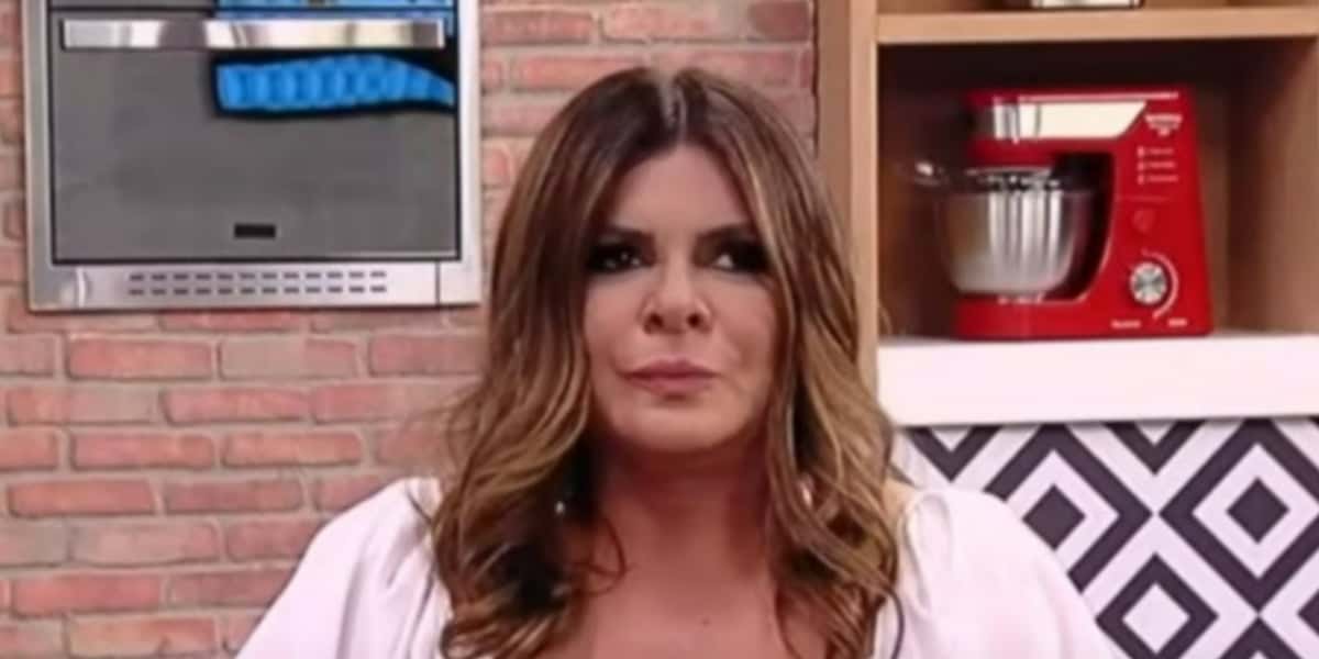 Mara Maravilha teve seu contrato de anos rompido com o SBT (Foto: Reprodução/RedeTV!)