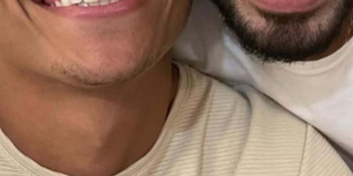 Apresentador da Globo assume relação gay com famoso ex-bbb e confessa tudo: "Quem não beijaria" - Foto Reprodução