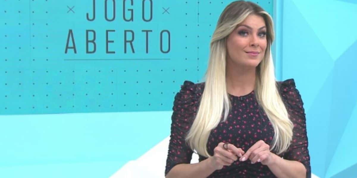 Renata Fan surge no estúdio do Jogo Aberto e faz anúncio sobre o que viveu na Band: "Foram 225 programas" - Foto Reprodução Instagram