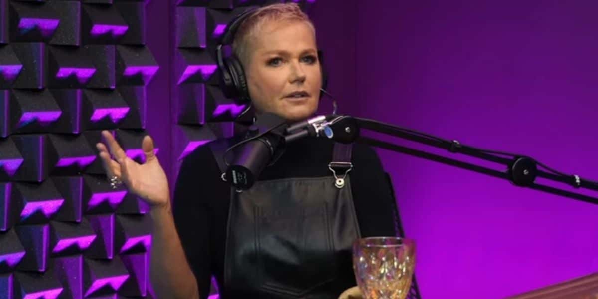 Xuxa expôs sua intimidade (Reprodução: Youtube)