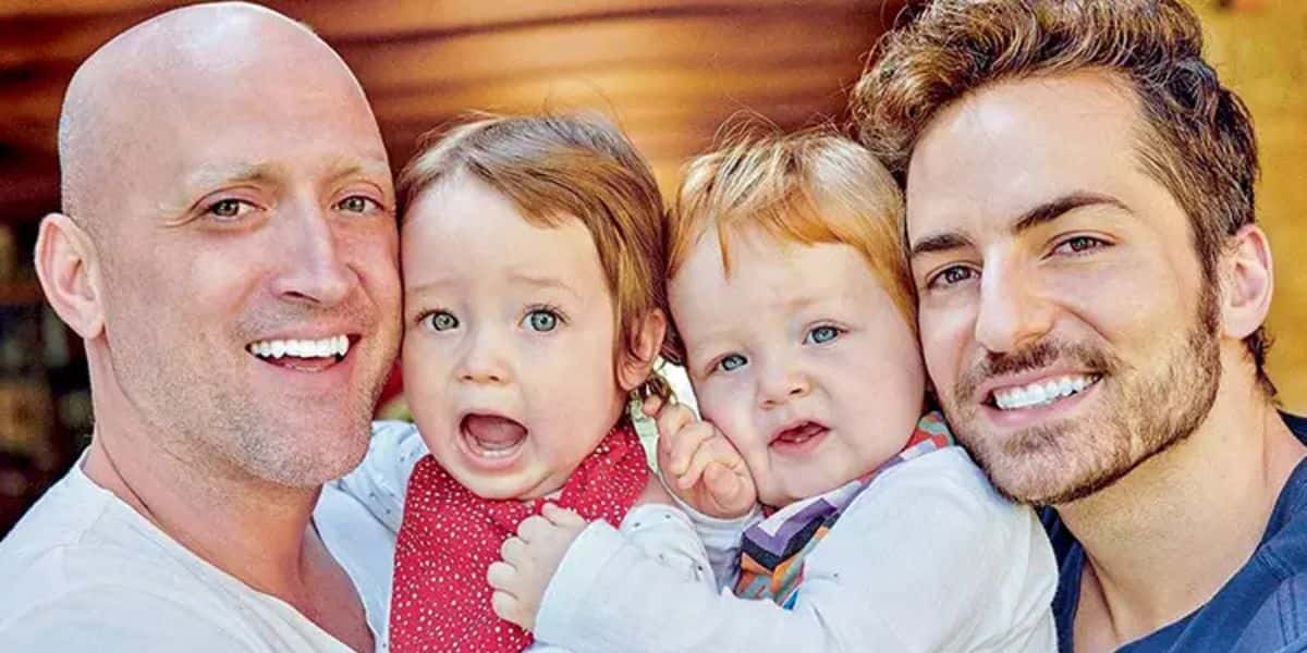 Thales, Paulo Gustavo e os dois filhos. (Foto: Reprodução / Internet)
