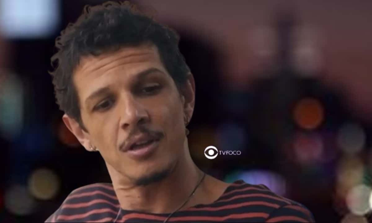Tragédia em Travessia - Gil morre após ser sequestrado? Amigo de Ari chuta Talita e viverá "Filme de terror" (Foto: Reprodução / Globo / Montagem TV Foco)